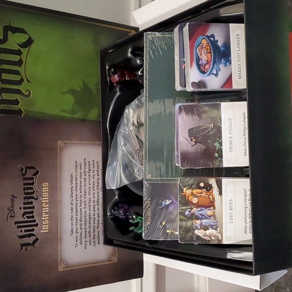 Disney Villainous Game - Picture 2 of 3
